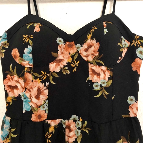 🌸🌻Floral wide-leg jumpsuit🌷🌺 - Picture 4 of 6